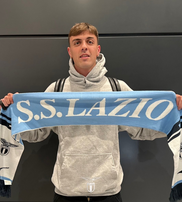 V站体育资讯-小马将赴蓝鹰!记者感叹:马尔蒂尼一人一城,丹尼尔7年6次换队